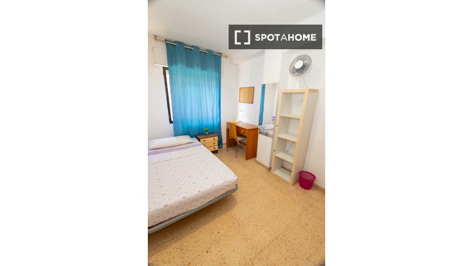 Double room Valencia, 4 beds — photo 19