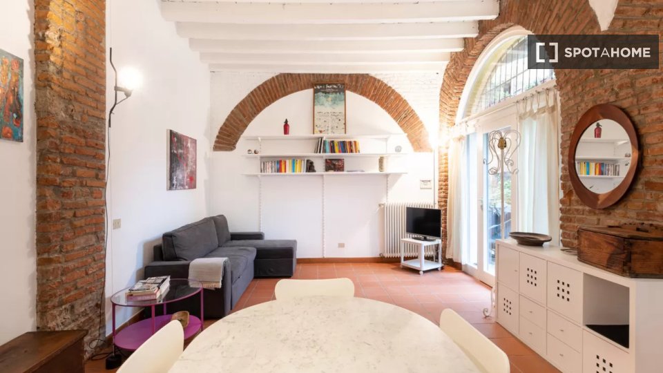Appartamento con 1 camera da letto a Porta Ticinese, Milano. - a Milano