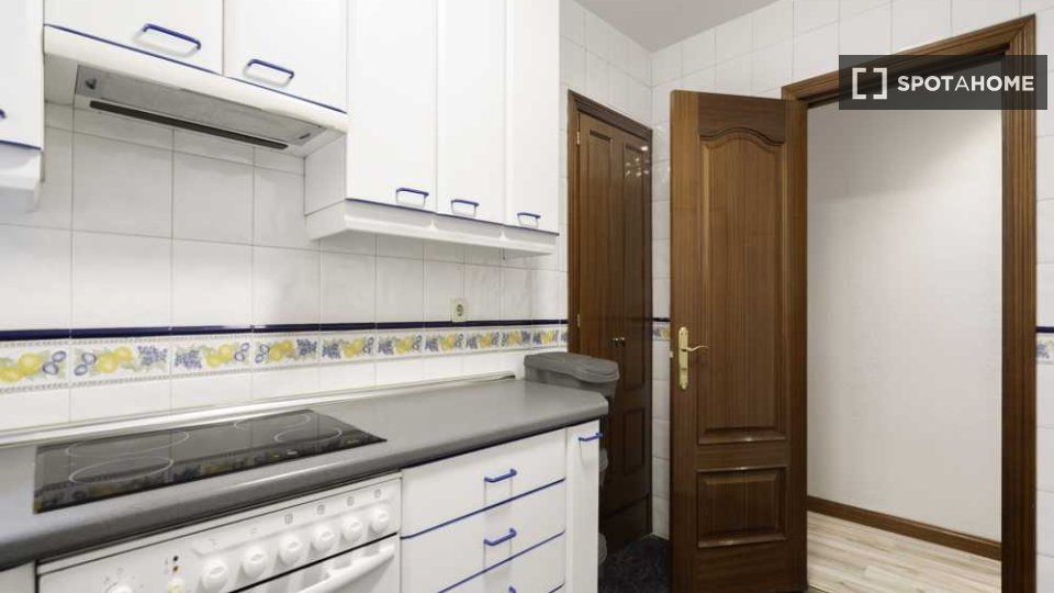 Double room Madrid, 4 beds — photo 18