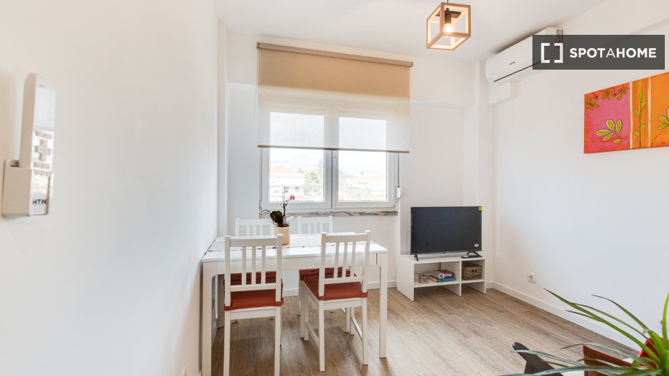 Apartment Lisbon, 2 beds — photo 11