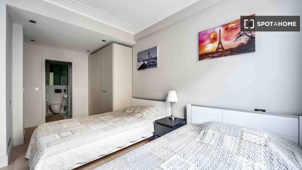 Apartment Paris, 2 beds, 120m² — photo 3