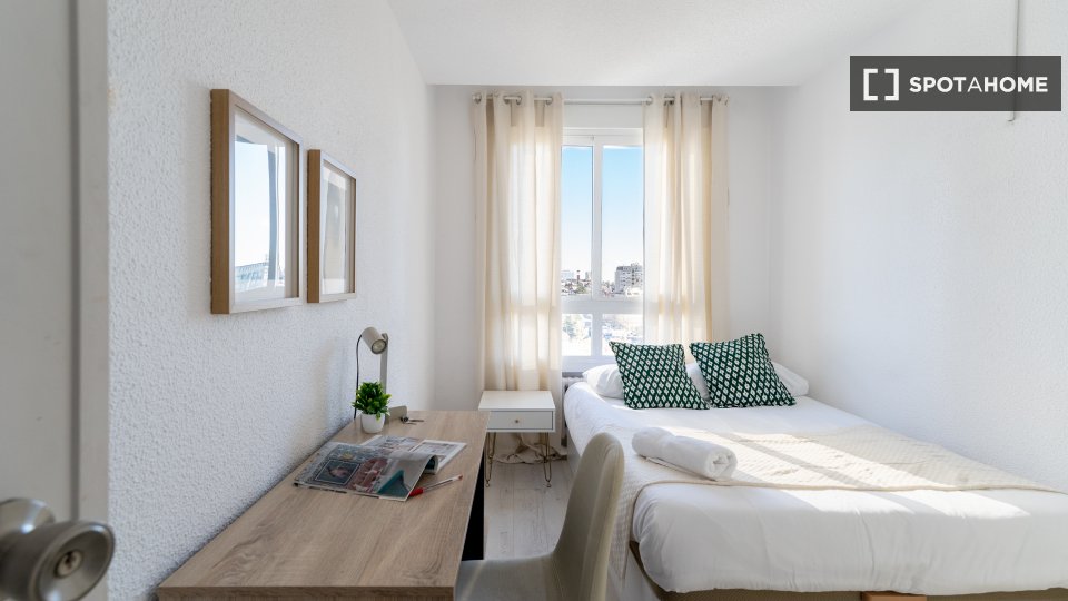 Double room Madrid, 6 beds — photo 27