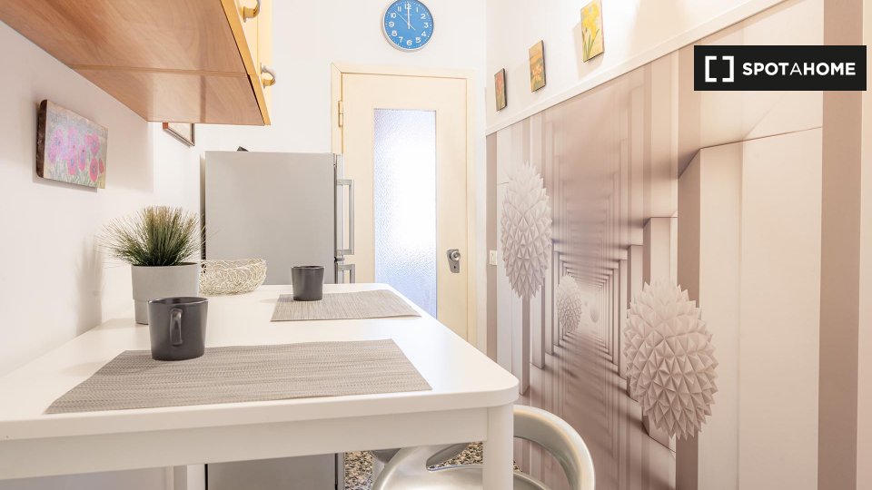 Double room Milan, 3 beds, 80m² — photo 3