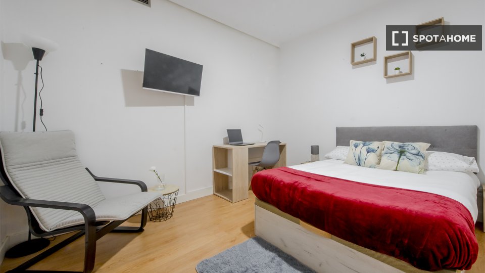 Double room Madrid, 8 beds, 200m² — photo 24
