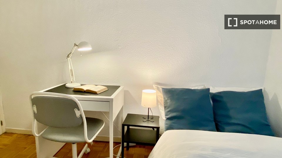 Double room Madrid, 5 beds — photo 13