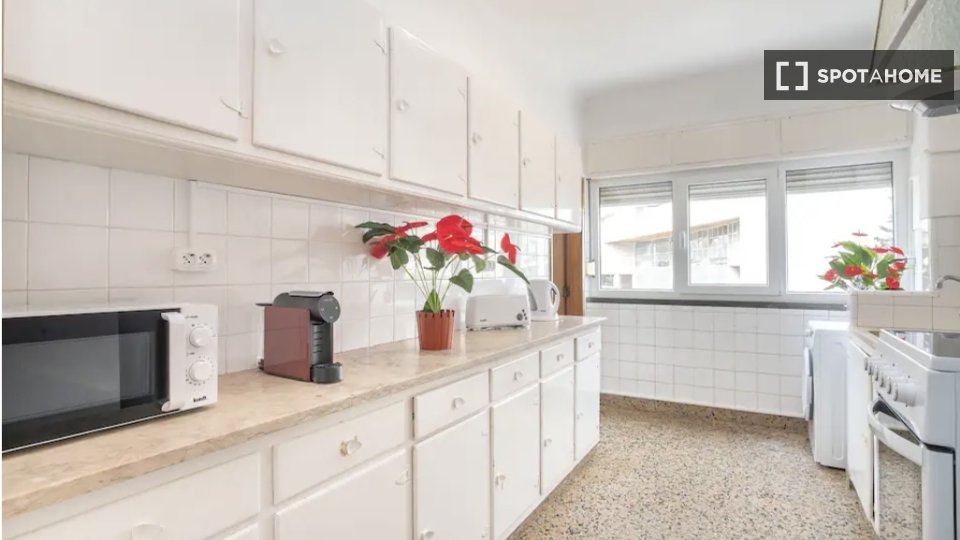 Double room Lisbon, 4 beds, 15m² — photo 5