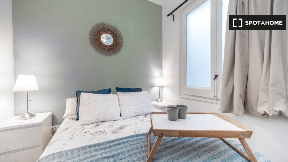 Double room Barcelona, 13 beds, 280m² — photo 2