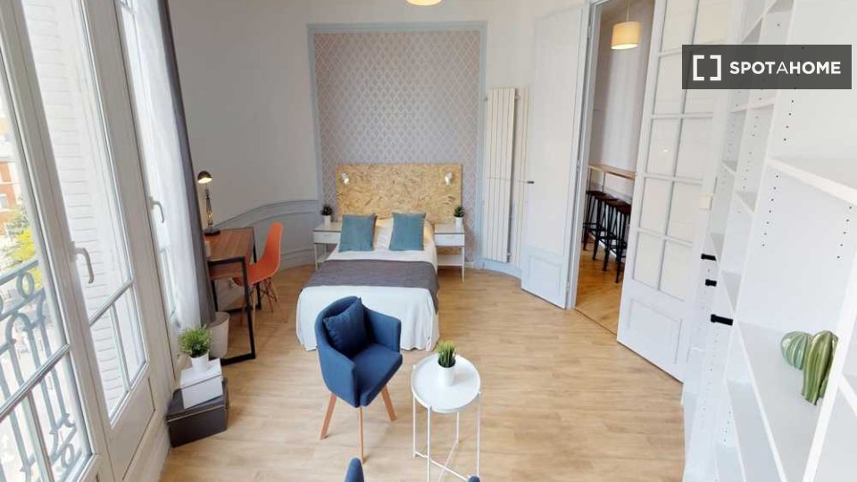 Double room Paris, 6 beds, 120m² — photo 2