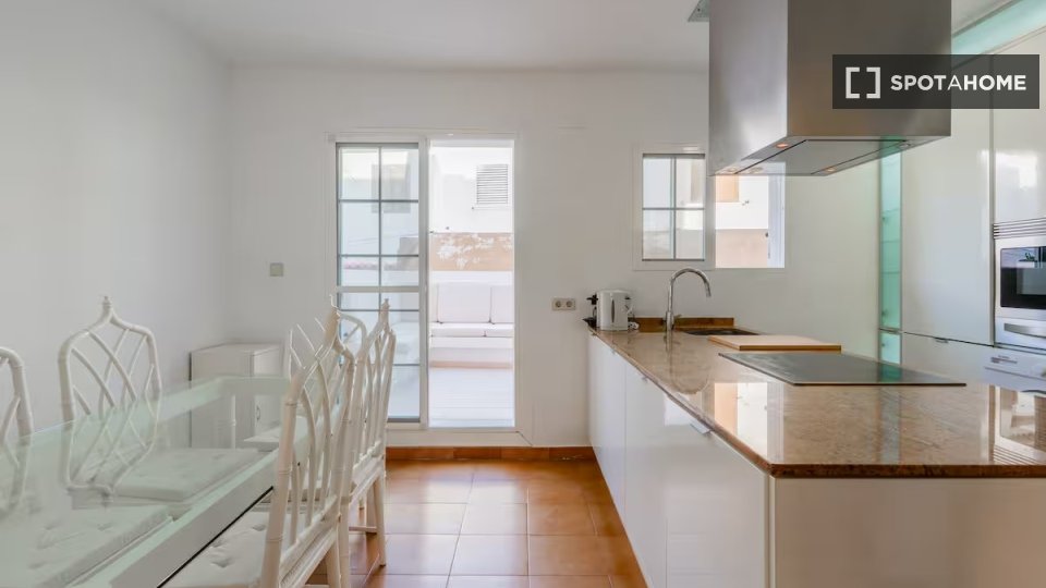 Apartment Valencia, 3 beds — photo 16