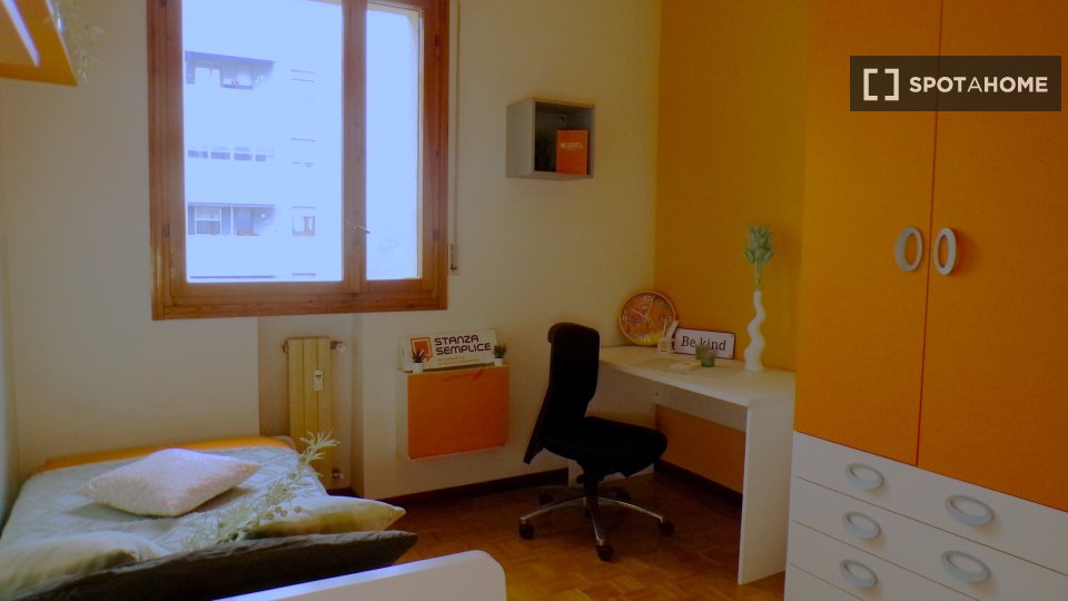 Double room Bologna, 5 beds — photo 21