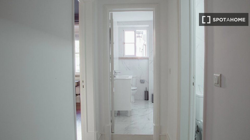 Double room Lisbon, 7 beds — photo 9