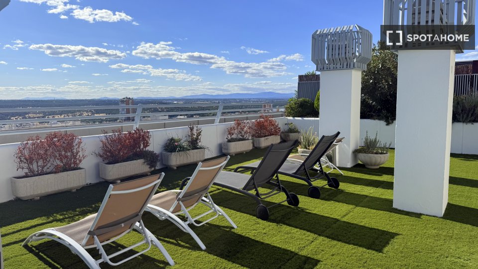 Double room Madrid, 4 beds, 140m² — photo 16