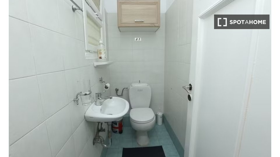 Double room Athens, 4 beds — photo 19