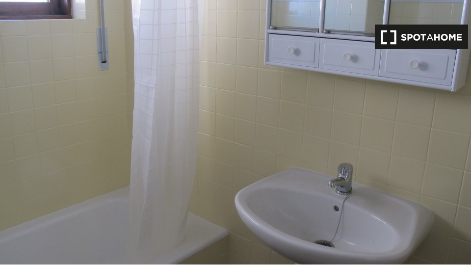 Apartment Coimbra, 4 beds — photo 10