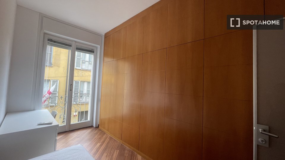Double room Milan, 3 beds, 80m² — photo 2