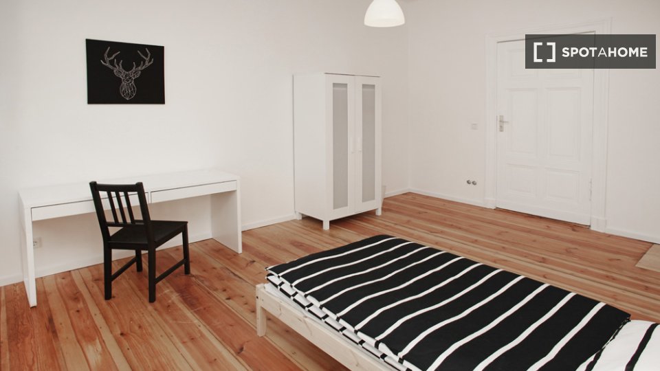 Double room Berlin, 5 beds, 124m² — photo 16