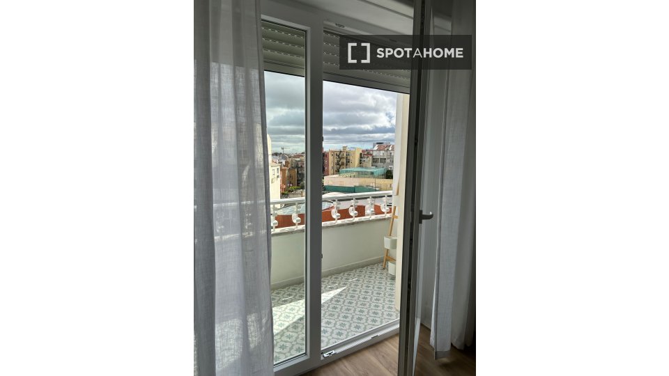 Apartment Lisbon, 2 beds, 83m² — photo 16