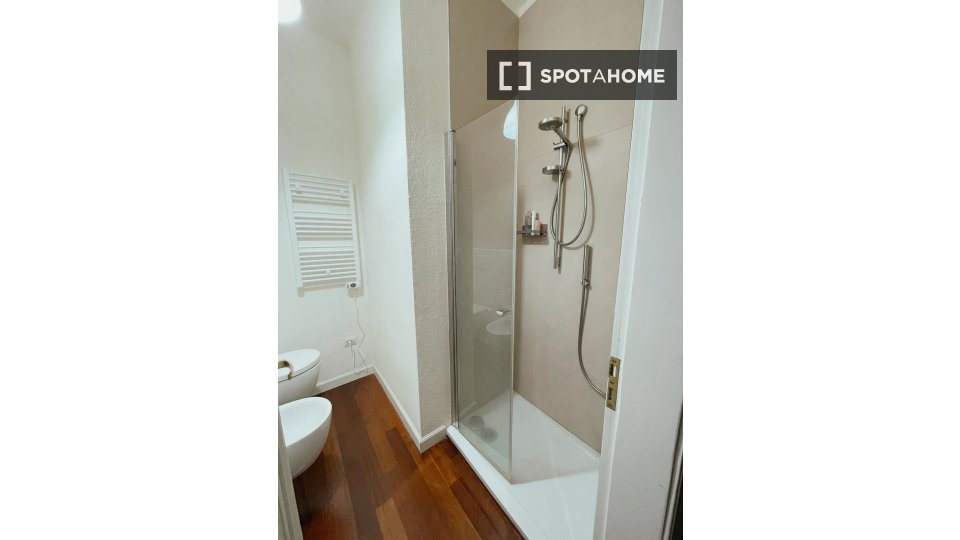 Double room Bologna, 8 beds, 185m² — photo 3