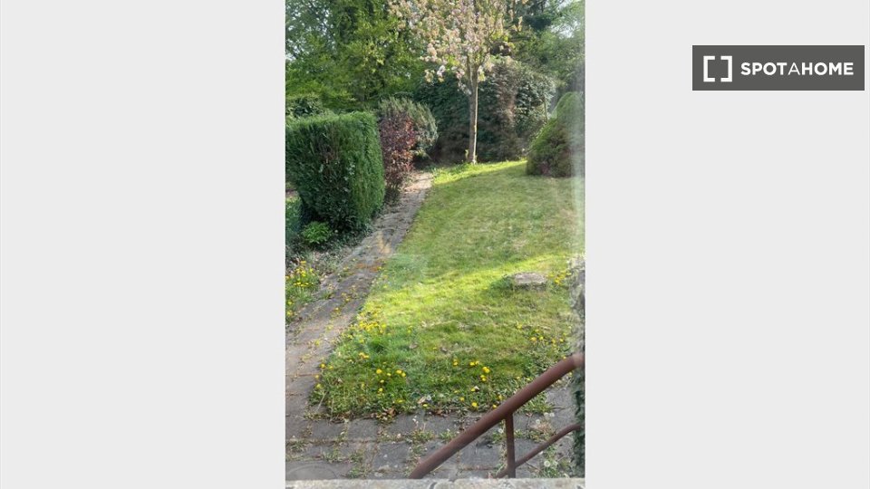 Double room Liege, 1 bed, 160m² — photo 3