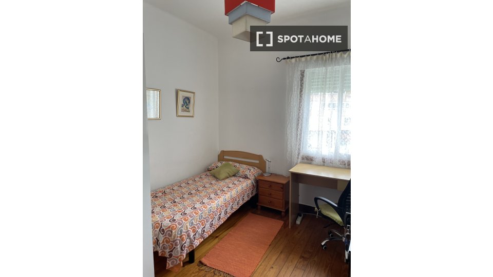 Double room Vigo, 4 beds, 90m² — photo 9