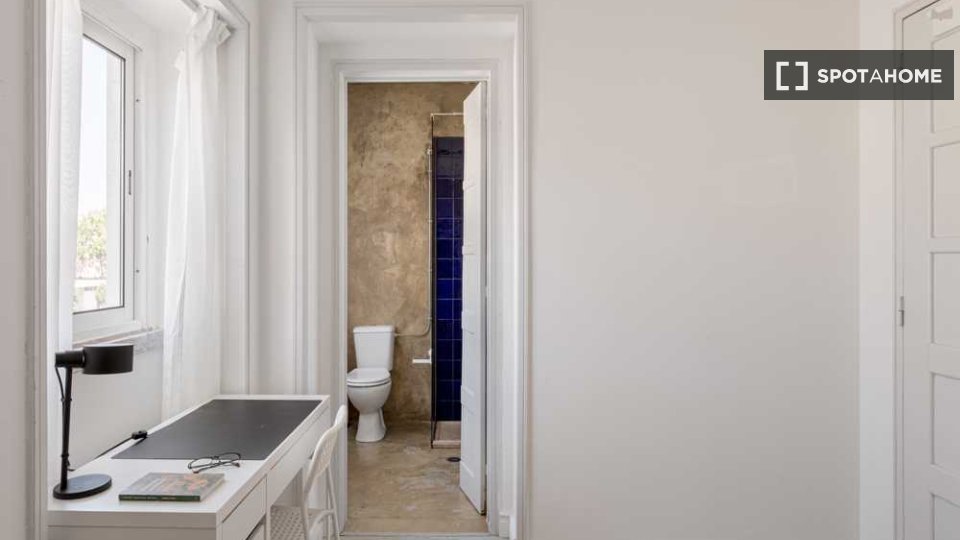 Double room Lisbon, 7 beds — photo 39