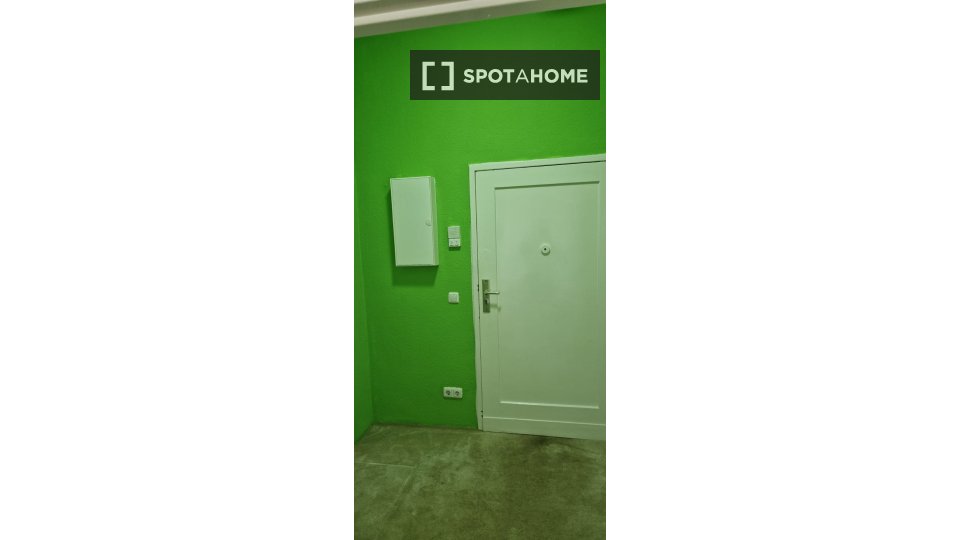 Double room Berlin, 2 beds, 20m² — photo 6