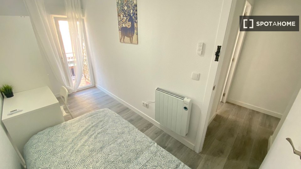 Double room Madrid, 7 beds — photo 19