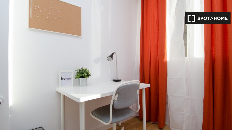 Double room Madrid, 6 beds — photo 7
