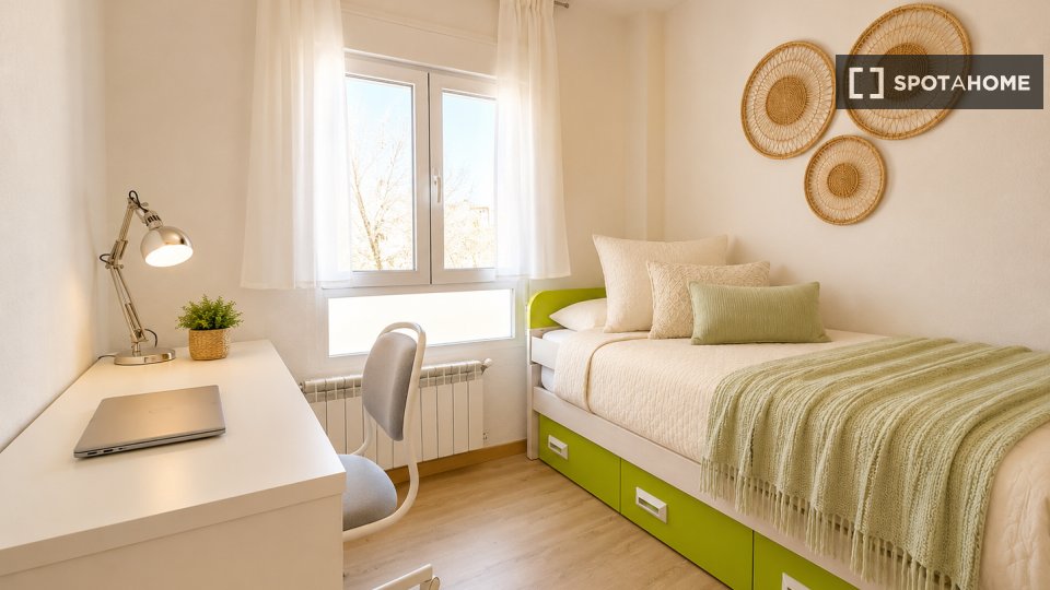 Double room Madrid, 4 beds, 90m² — photo 32