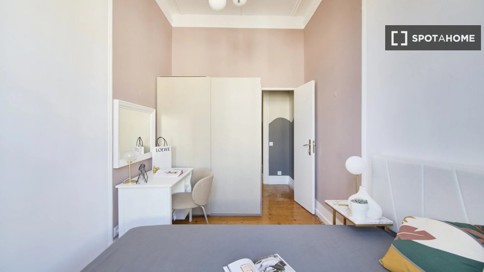 Double room Lisbon, 9 beds — photo 13
