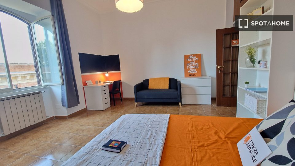 Double room Rome, 3 beds — photo 24