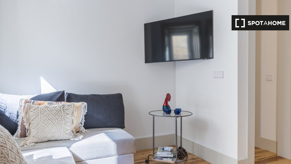 Apartment Lisbon, 1 bed — photo 11
