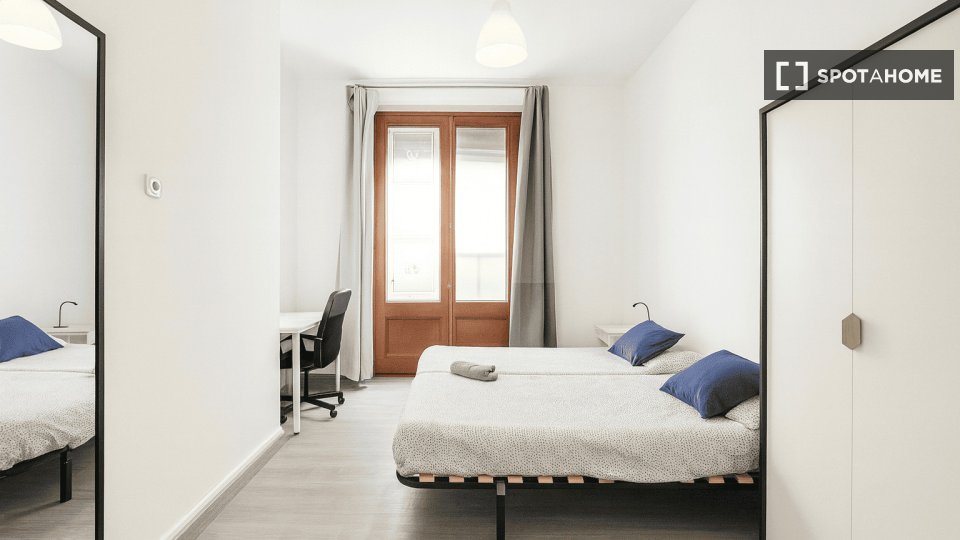 Double room Barcelona, 10 beds, 180m² — photo 20