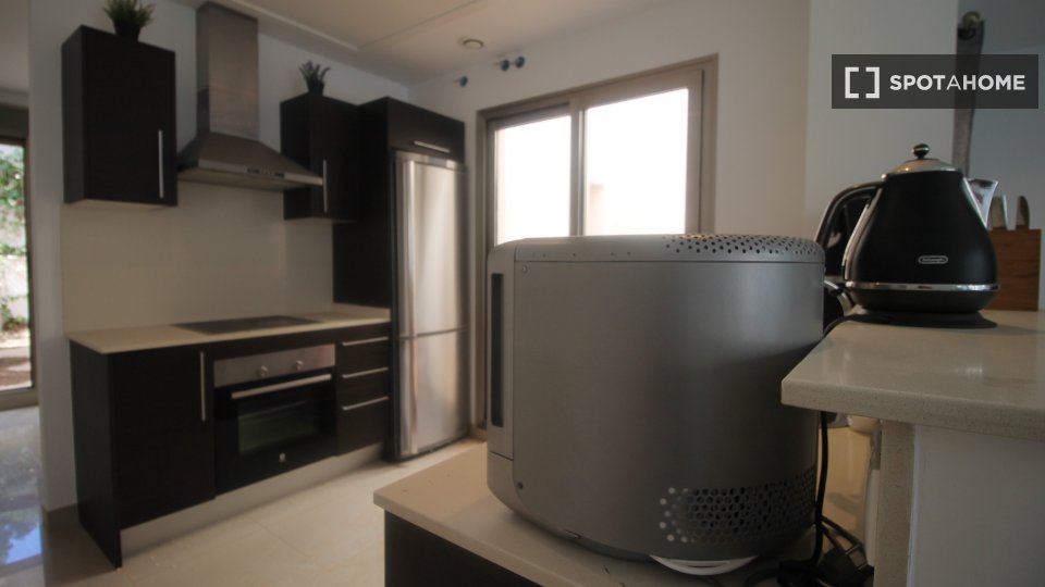 Apartment Alicante, 3 beds, 125m² — photo 1