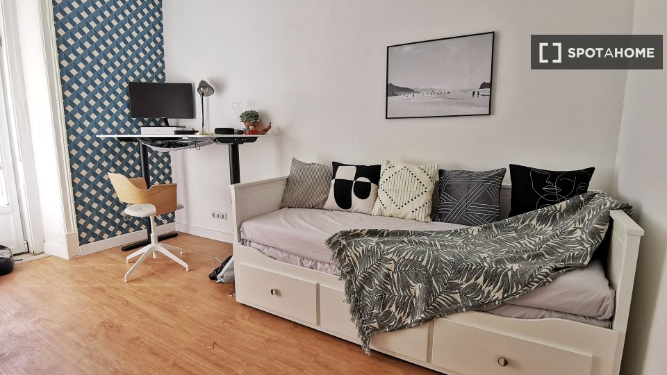 Apartment Lisbon, 3 beds, 110m² — photo 9