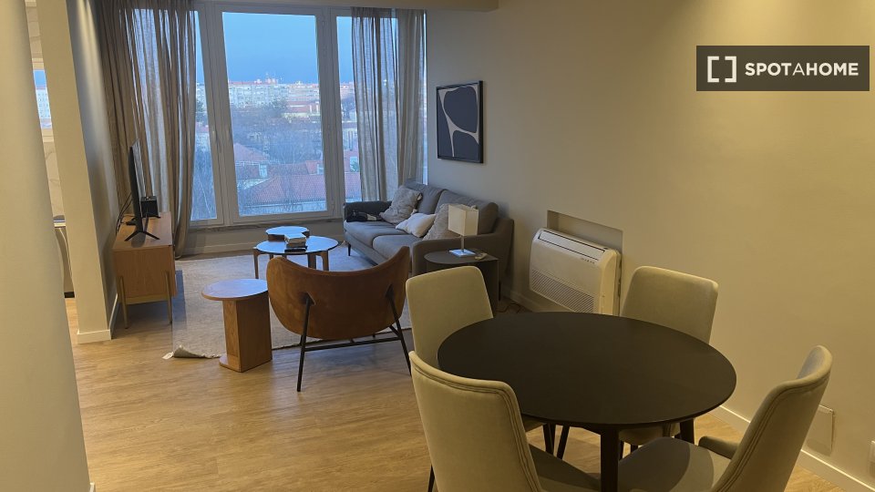 Apartment Lisbon, 2 beds, 84m² — photo 1