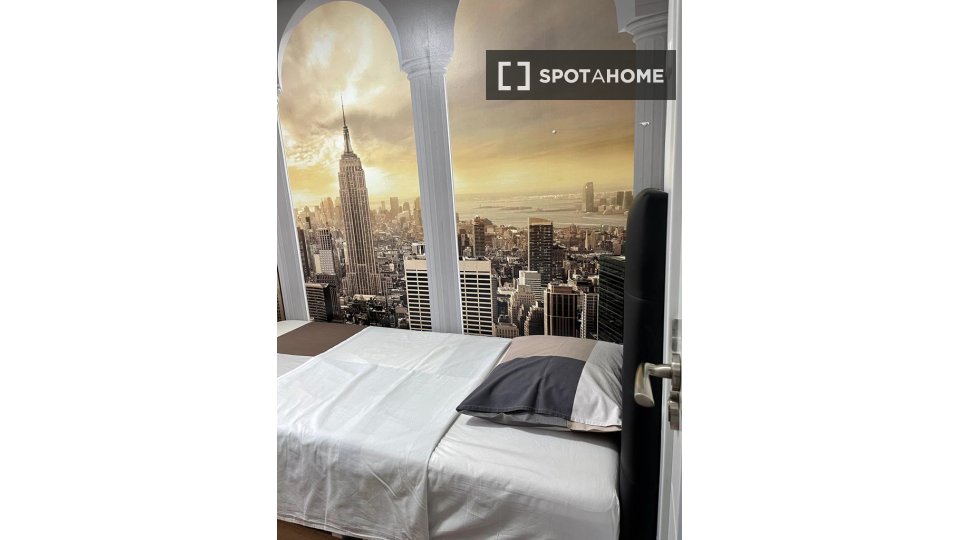 Double room Madrid, 3 beds — photo 12