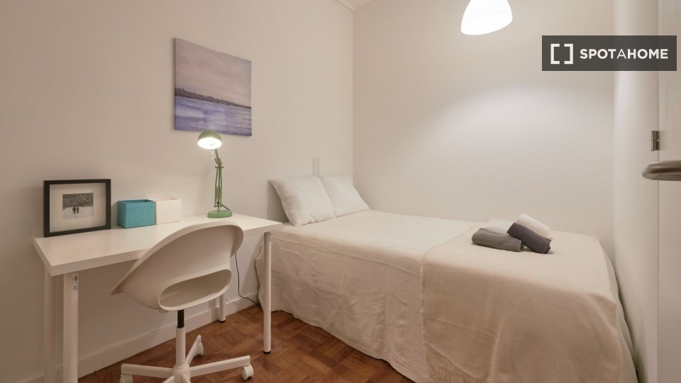 Double room Lisbon, 10 beds — photo 28
