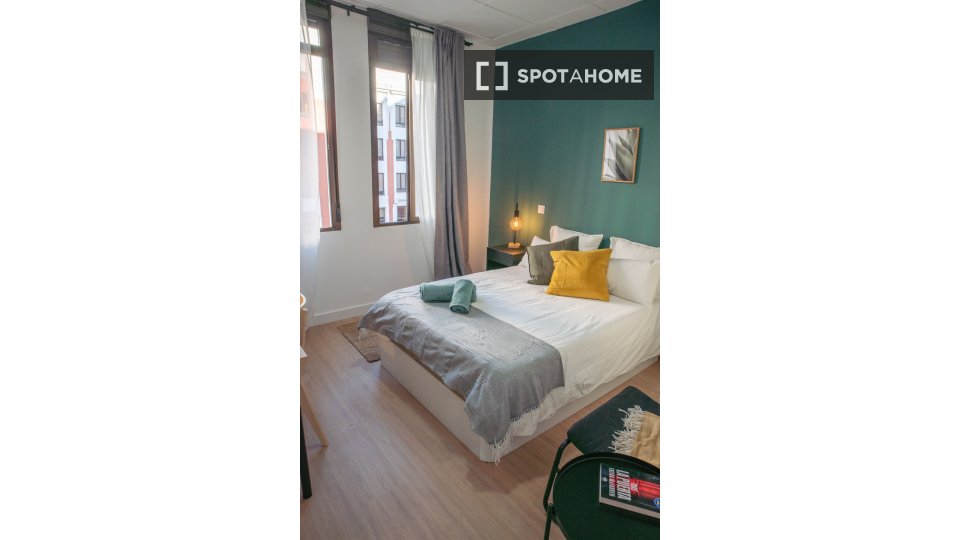 Double room Madrid, 5 beds, 90m² — photo 28