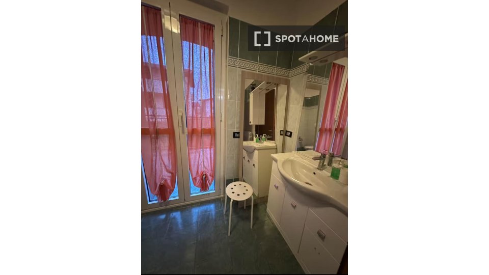 Double room Milan, 4 beds — photo 8