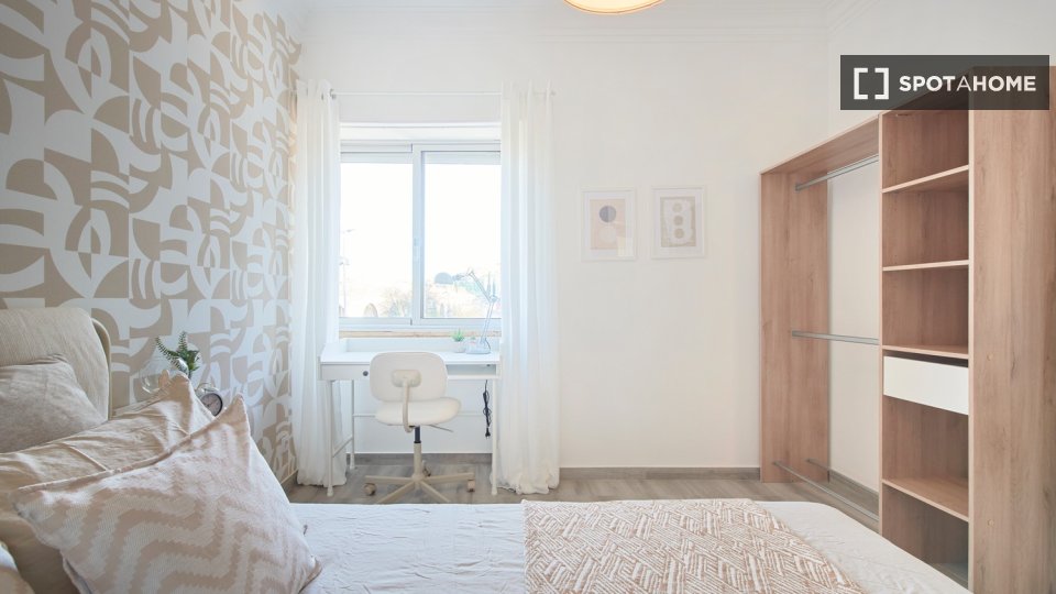 Double room Lisbon, 4 beds — photo 32