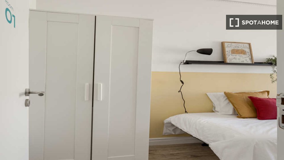 Double room Lisbon, 7 beds — photo 48