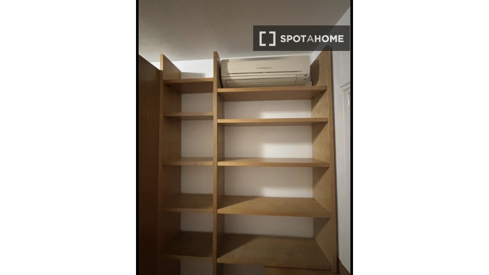Double room Barcelona, 3 beds, 120m² — photo 10