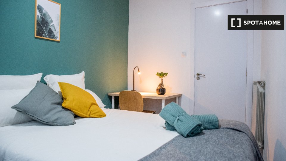 Double room Madrid, 8 beds, 120m² — photo 3