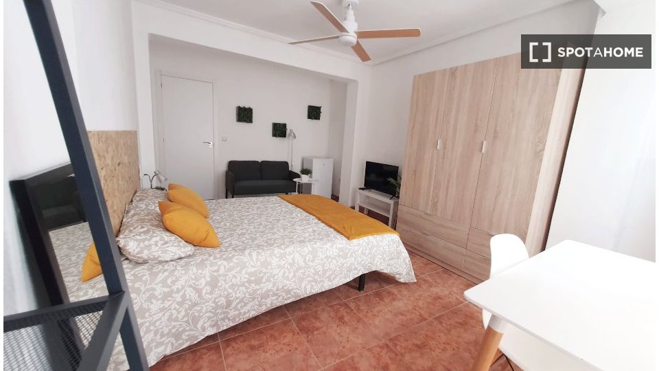 Double room Valencia, 5 beds — photo 14