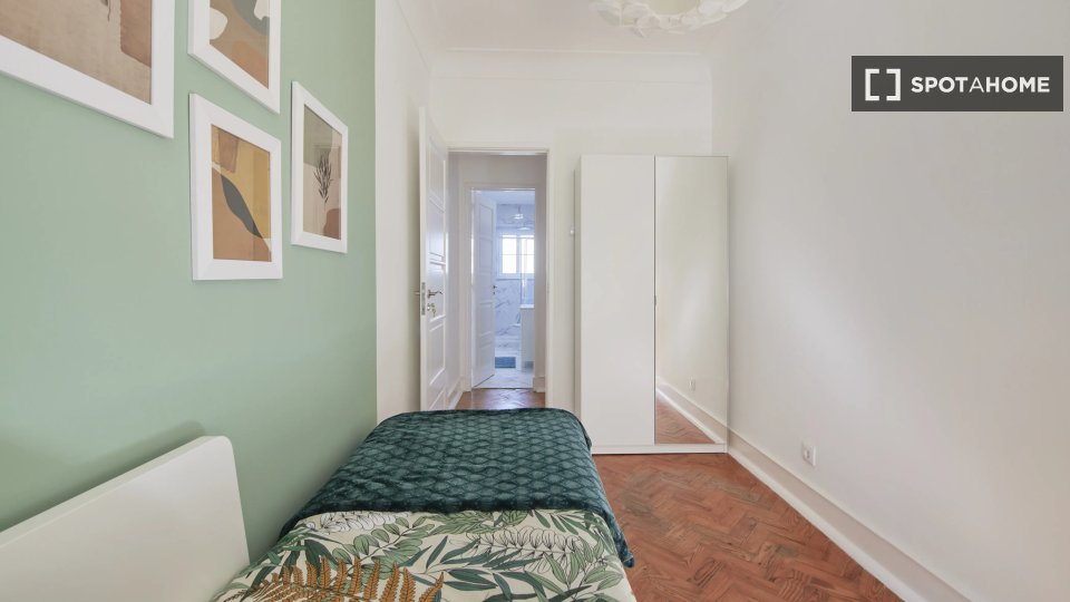 Double room Lisbon, 6 beds — photo 4