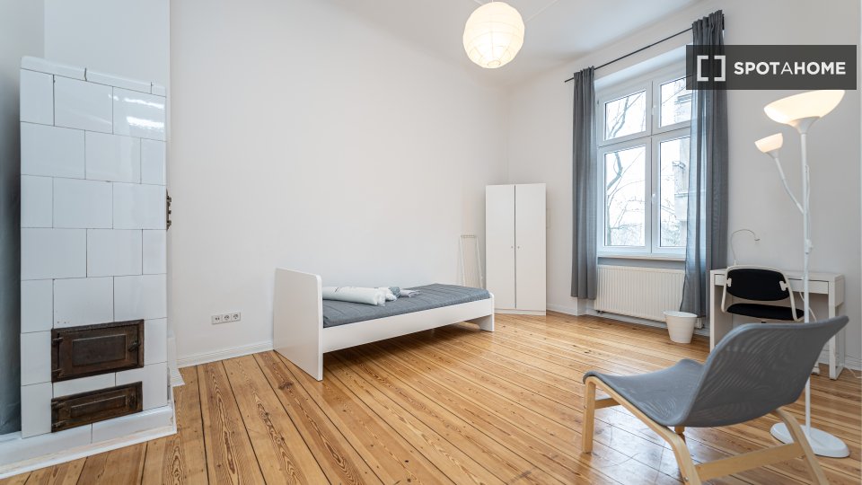 Double room Berlin, 6 beds, 108m² — photo 18