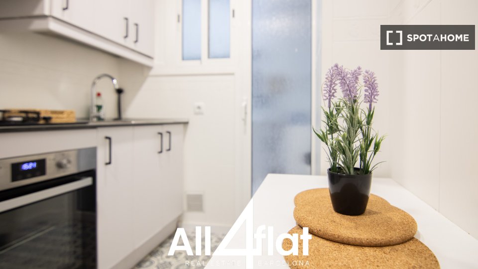 Apartment Barcelona, 4 beds, 73m² — photo 19