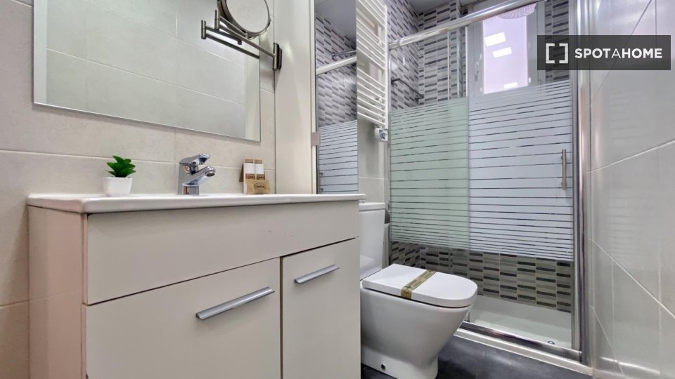 Apartment Madrid, 2 beds — photo 5