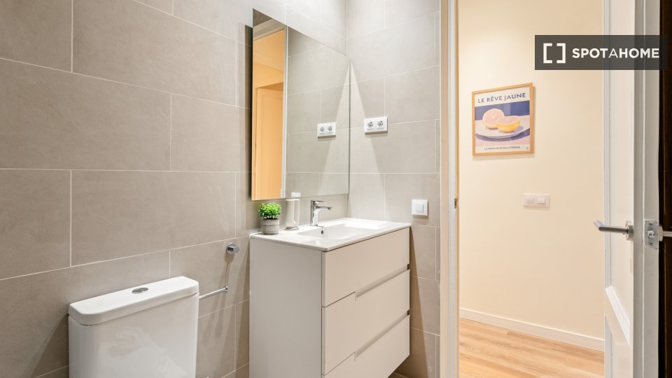 Double room Barcelona, 5 beds, 100m² — photo 41